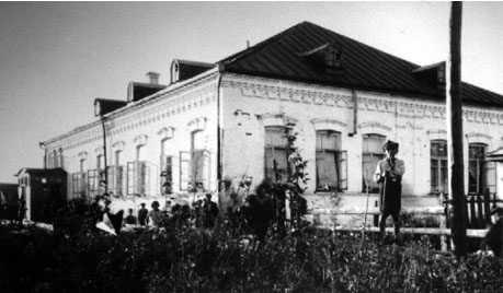 Mir. Town at the old photos 