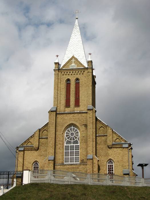 Красное. Костёл Успения Пресвятой Девы Марии