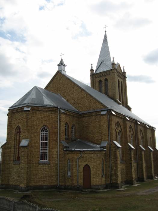 Красное. Костёл Успения Пресвятой Девы Марии