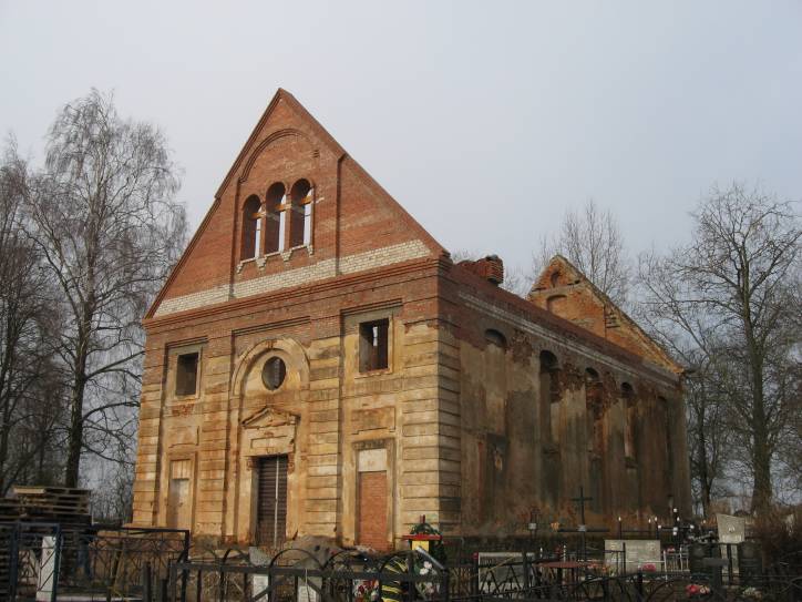 Ѹ .    