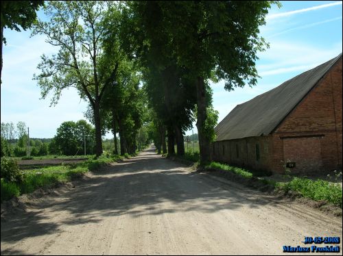  - Dwór gospodarczy . Budynki gospodarcze. 05.2008