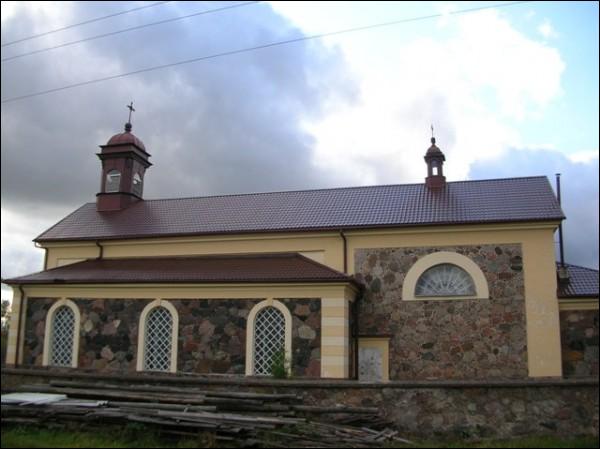  - Kościół Wniebowzięcia NMP. Fasada boczna (10.2009)