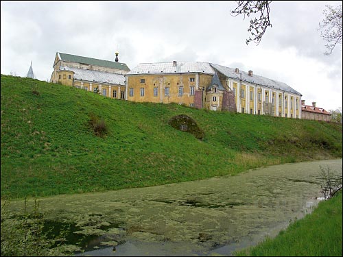  - Zamek Radziwiłłów Rekonstrukcja, 2005. Fosa