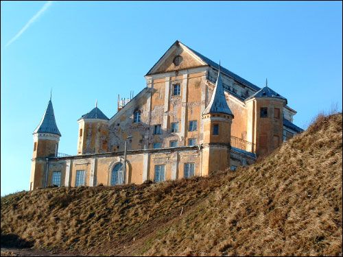  - Zamek Radziwiłłów Rekonstrukcja, 2005. Fasada parkowa