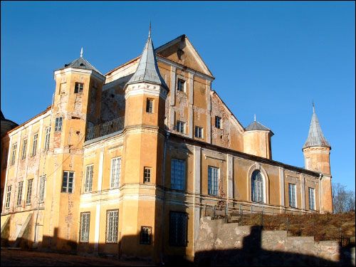  - Zamek Radziwiłłów Rekonstrukcja, 2005. Fasada parkowa