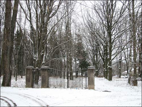  - Сядзібна-паркавы ансамбль Ваньковічаў. Брама