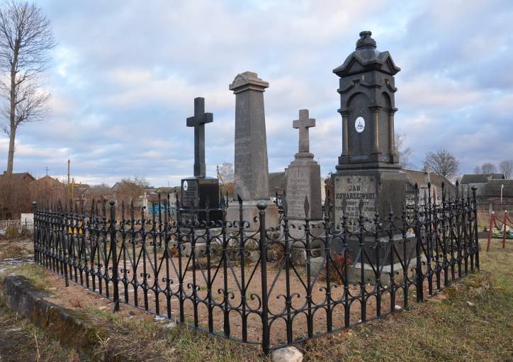Оборок (Полочаны). Кладбище старое католическое