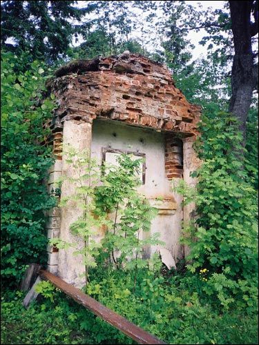 Duškava.  Cemetery at church yard