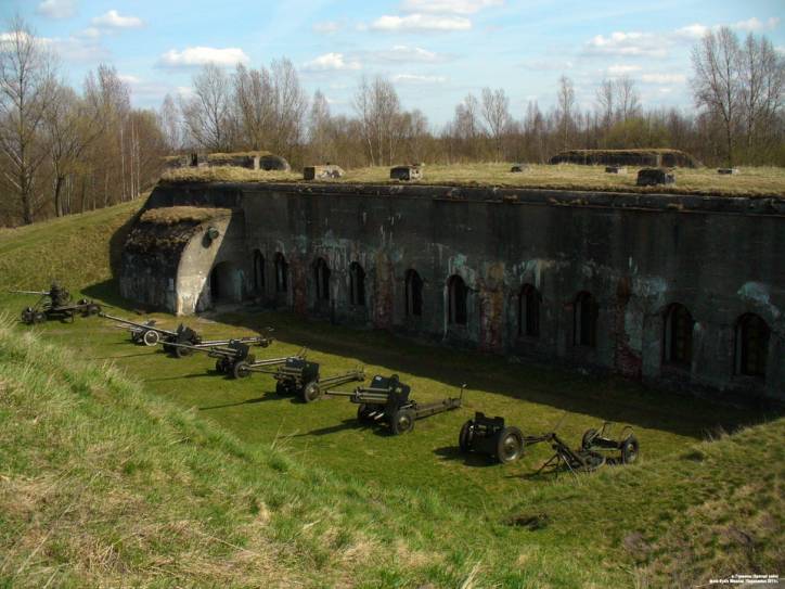 Arkadyja.  Fort V