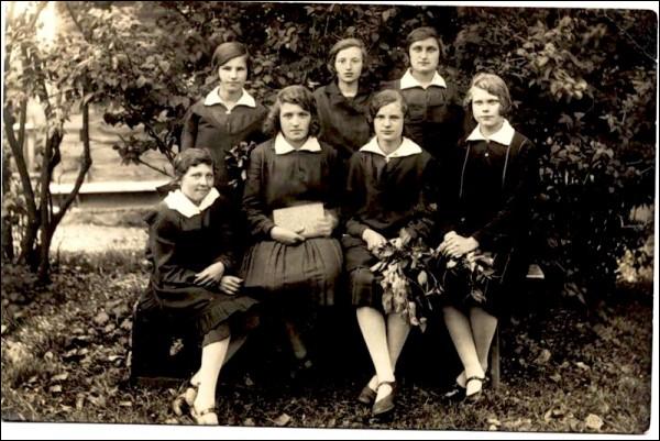  -  Residents of Kleck in old photographs. Schoolgirls of the Belarusian Gymnasium in Kleck - 13.04.1927.