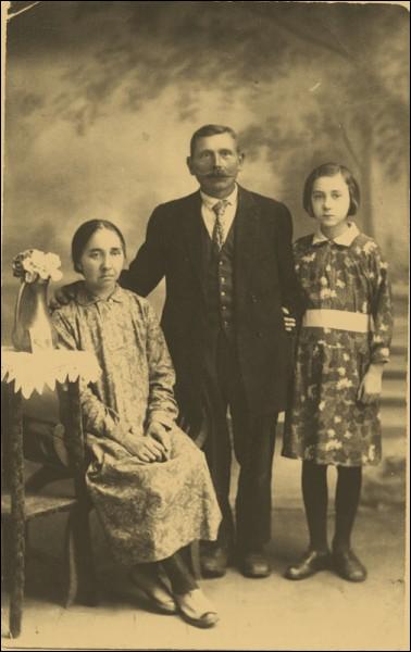  -  Residents of Kleck in old photographs. Czyżewski family, Kleck 1930.