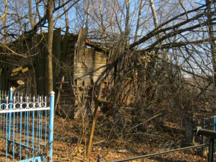 Sialec. Graveyard chapel (ruins)