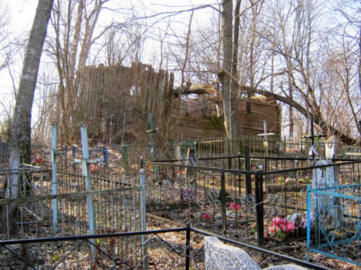 Sialec. Graveyard chapel (ruins)