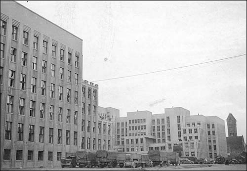  - Горад на фотаздымках часоў 2-ой сусветнай вайны . Дом Ураду. Здымак 1941 г.