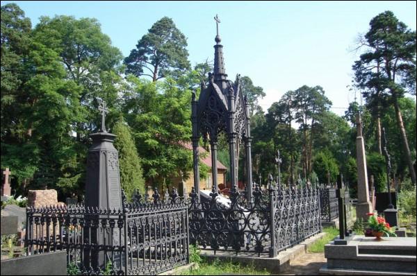 Аугустов. Кладбище католическое