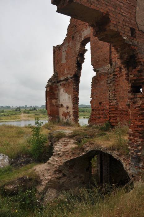 Дисна.  Здание бывшей уездной больницы