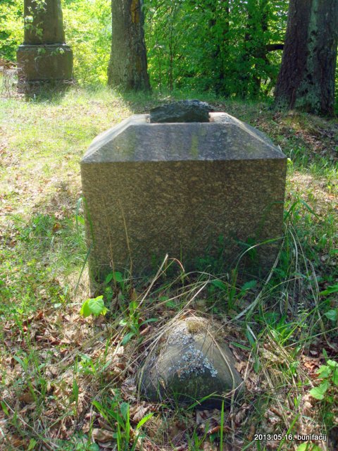 Vałyncy. cemetery Old catholic