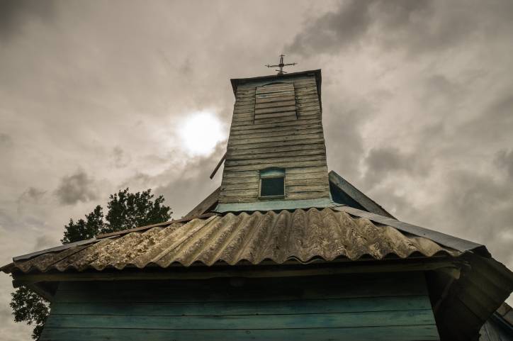  - Graveyard chapel . 