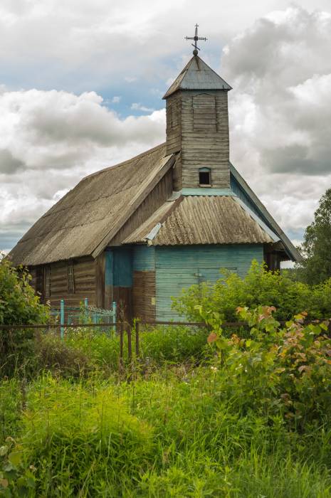  - Graveyard chapel . 
