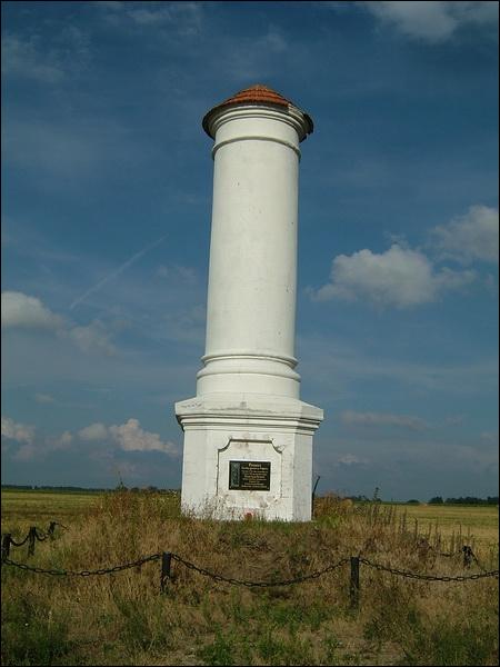 Skoki.  Kolumna memoriał