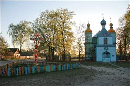  - We wsi . Cerkiew Św. Trójcy zbudowana w XVIII wieku, 04 2009