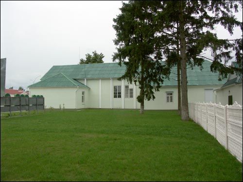  - Catholic church . Side view (07/2004)
