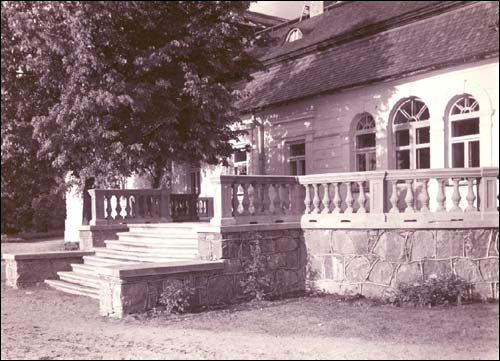  - Old photos of the township . Plater's Palace in Opsa. During 1930th it was the building of the local school of agriculture. Photo 1930th