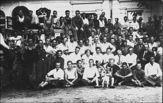  - Old photos of the township . Students of the school of agriculture in Opsa. Photo 1930th