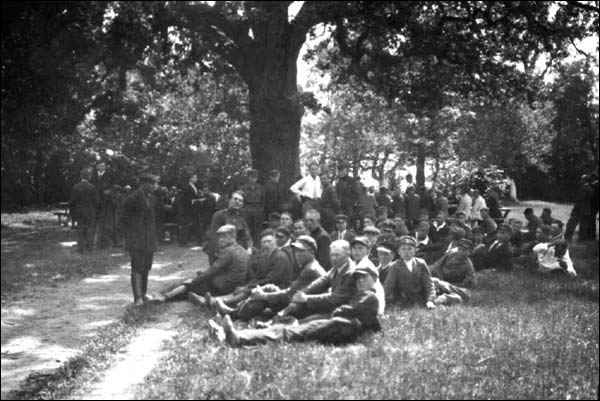  - Old photos of the township . Students under the oak-tree in the park