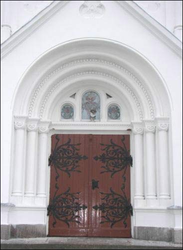  - Kościół Opatrzności Bożej. Portal główny, 02 2009