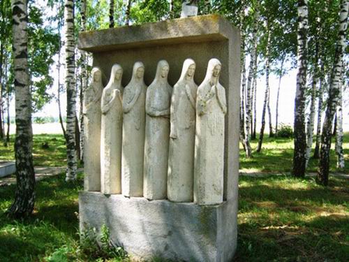  -  Kompleks memorialny. Kobiety w żałobie