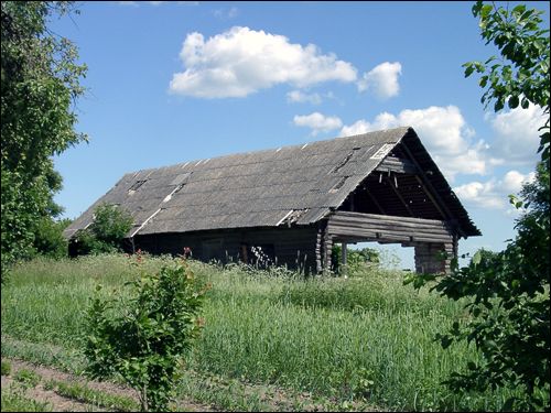  - Zespół dworsko-parkowy . Świreń dworski; częściowo rozebrany przez mieszkańców