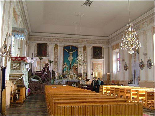 Mosar |  Catholic church of St. Anne. Interior