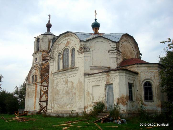 View from the apse-side Parečča (Carkoŭnaje). Orthodox church of the Assumption