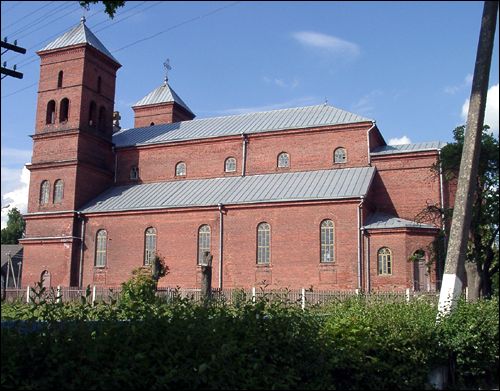 Prozoroki |  Kościół Wniebowzięcia NMP. Fasada boczna