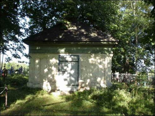 Saroki. Chapel 