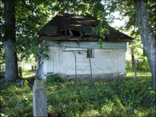 Saroki. Chapel 