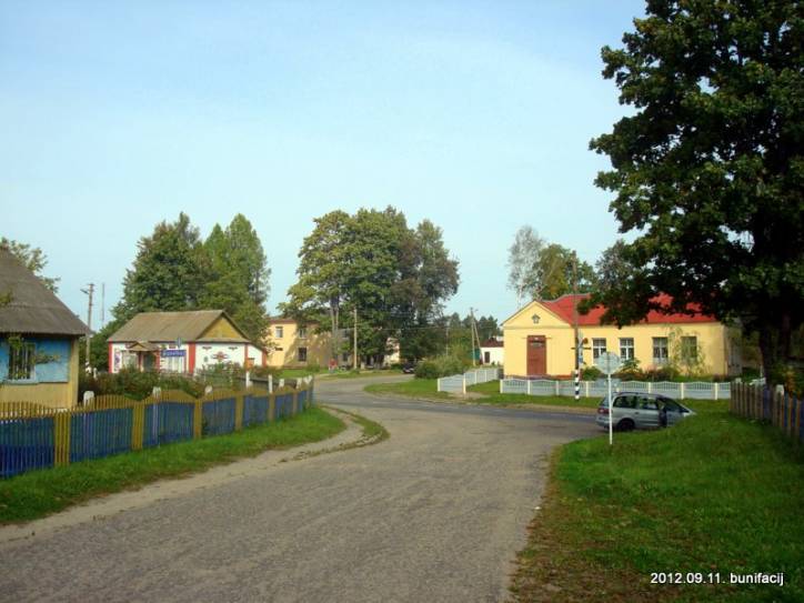  - В деревне . Вид от школы