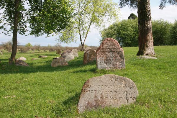 Byteń. Cmentarz żydowski