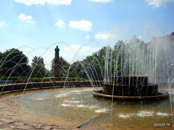  -  Pomniki i tablice. 