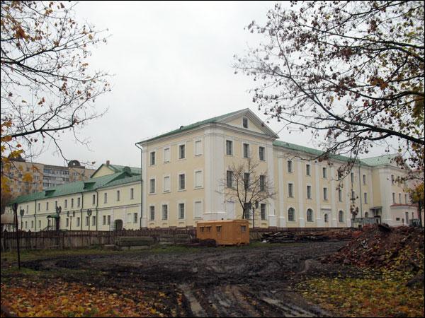  -  Jesuit College. 