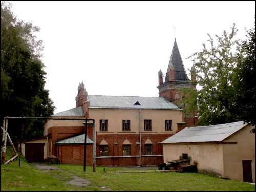  -  Церковь евангелическая. Вид на боковой фасад