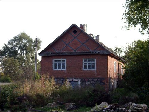  - Сядзібна-паркавы ансамбль Плятэраў. Дом у маёнтку з франтонам, які мае фахверкавую канструкцыю
