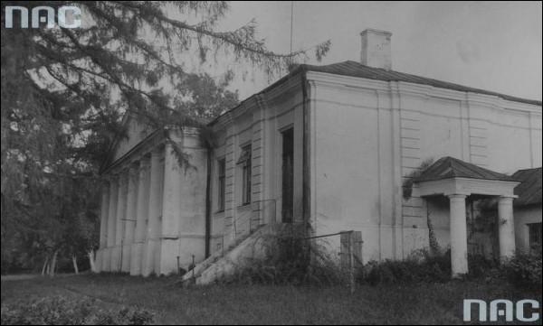 Iwacewicze. Pałac Jundziłłów