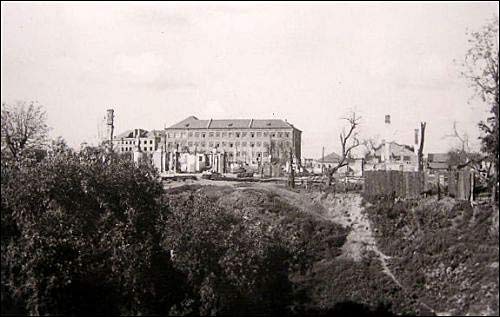  - Горад на фотаздымках часоў 2-ой сусветнай вайны . Школа. 09.1941