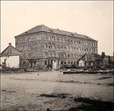  - Горад на фотаздымках часоў 2-ой сусветнай вайны . Школа. 09.1941