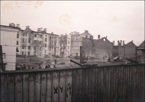 - Горад на фотаздымках часоў 2-ой сусветнай вайны . Віцебскае гета