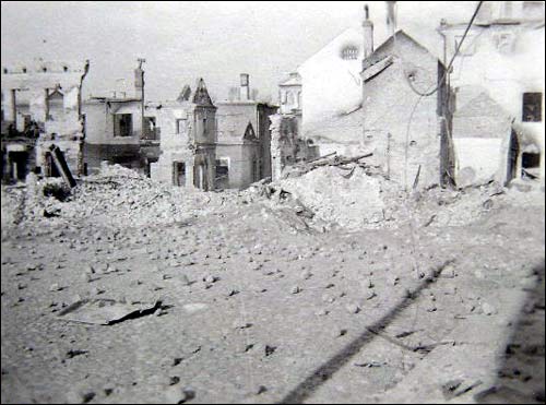  - Горад на фотаздымках часоў 2-ой сусветнай вайны . Зруйнаваны Віцебск. Здымак 1941-43 гг.