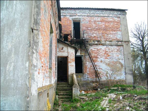  - Сядзібна-паркавы ансамбль Цюндзявіцкіх. Сядзібны дом, фрагмент (05.2010)