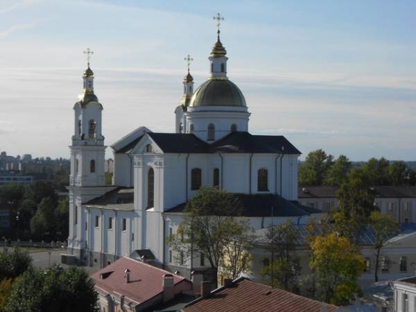 Віцебск |  Царква саборная Успення Прасвятой Багародзіцы. Погляд на сабор з ратушнай вежы